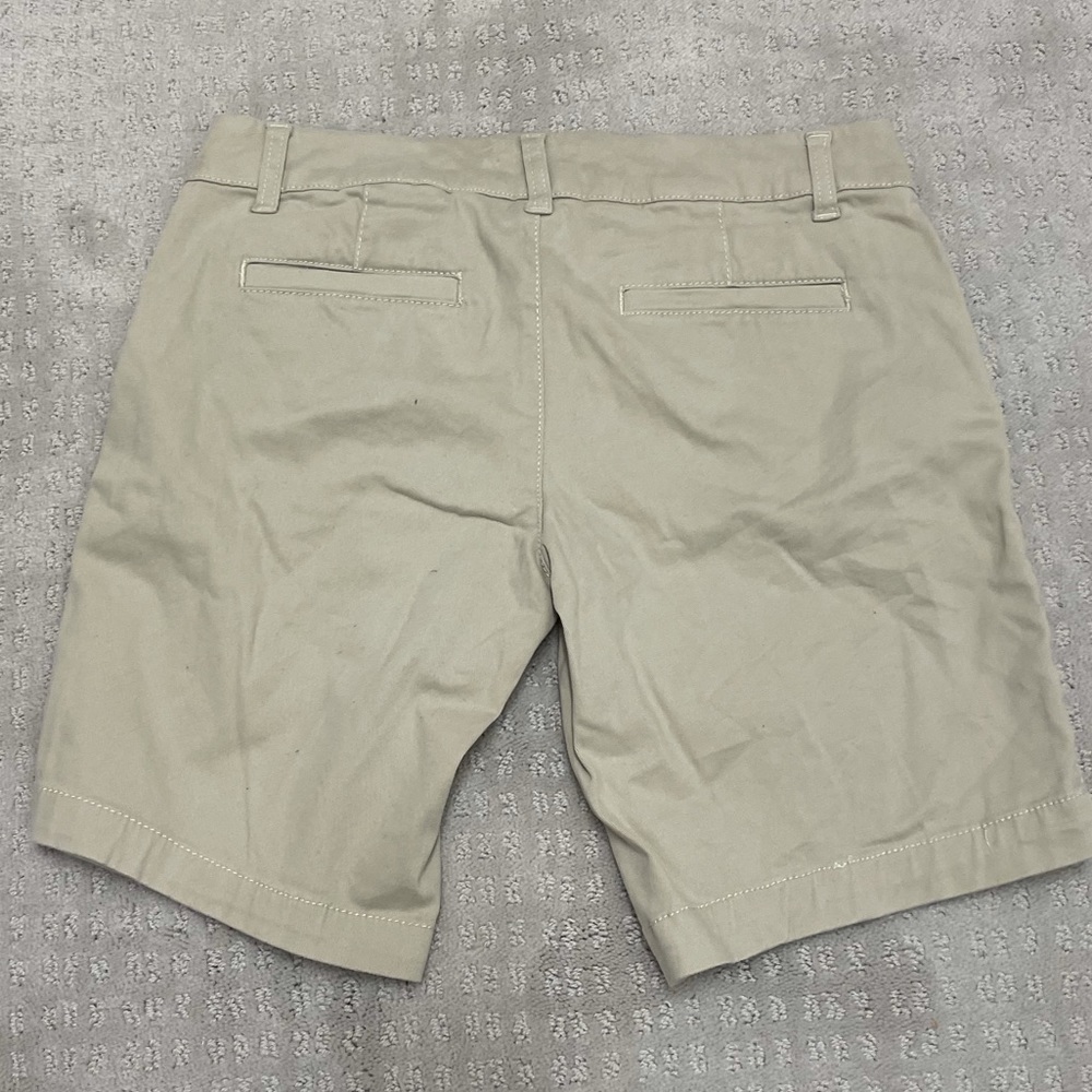 Women’s size 3/4 kacki Bermuda shorts by Aeropostale - Picture 2 of 3